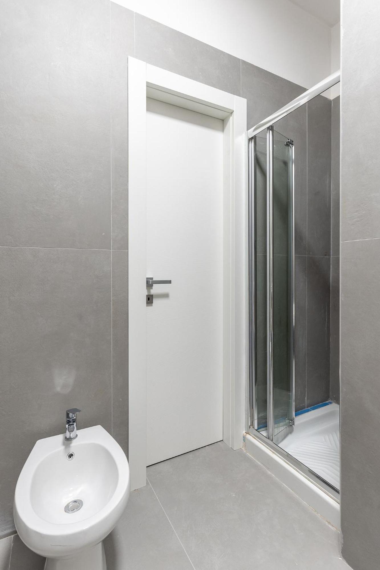 Fourooms - Bari Principe Amedeo Bagian luar foto